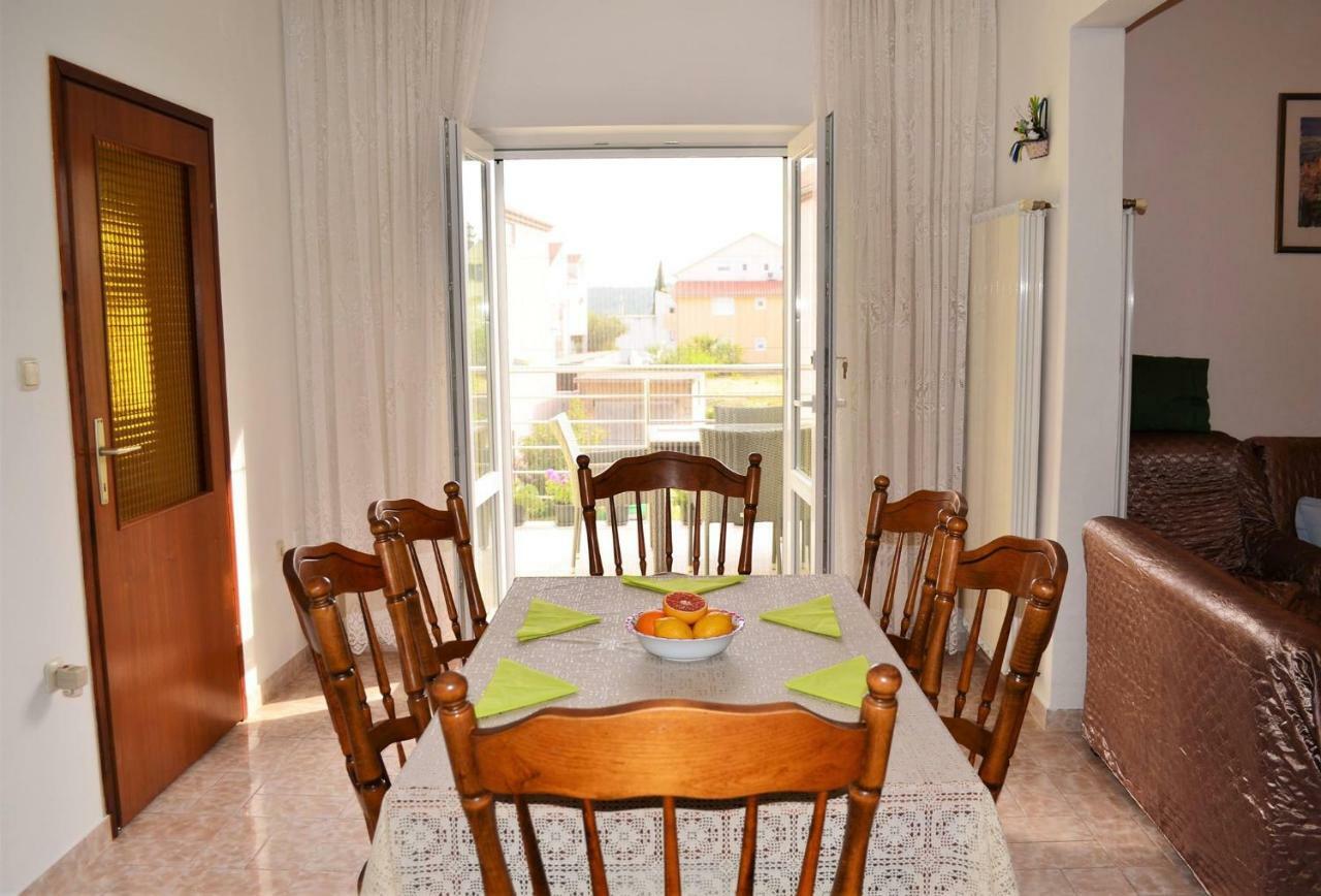 Apartman Rosa Pirovac Exteriör bild