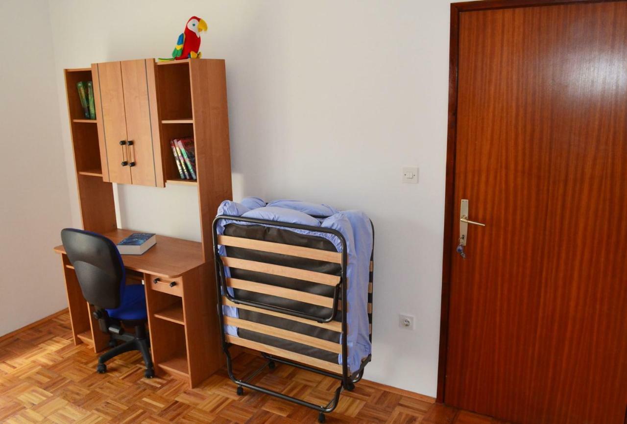 Apartman Rosa Pirovac Exteriör bild
