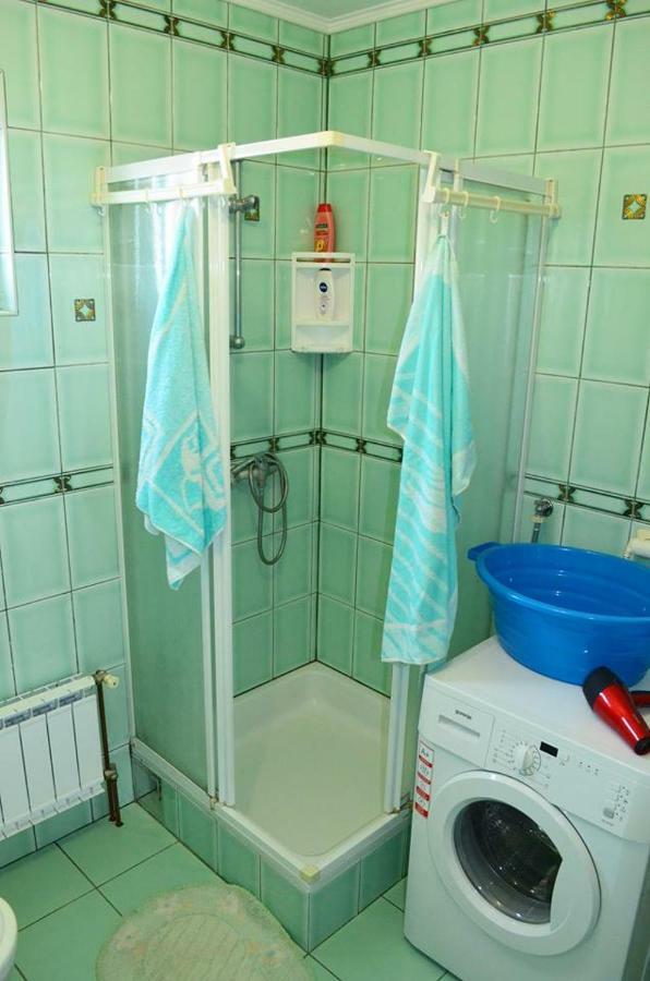 Apartman Rosa Pirovac Exteriör bild